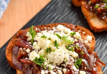 Syn Free Caramelized Onion Feta Crispy Toasts | Slimming World