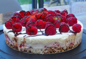 Seriously Easy Syn Free No Bake Berry Cheesecake