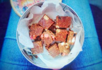 Christmas Chocolate Tiffin Bites