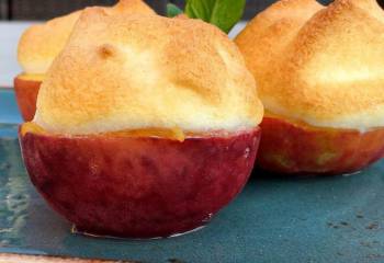 Baked Amaretto Peaches With Meringue