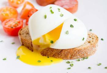 Creating A Perfect Syn Free Poached Egg | Slimming World Recipe